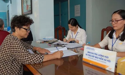 Sinh năm 1966 làm gì để được hưởng lương hưu về sau?