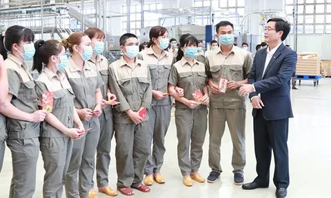 Công nhân lao động ở Đắk Lắk phấn khởi đi làm trở lại sau đợt nghỉ Tết