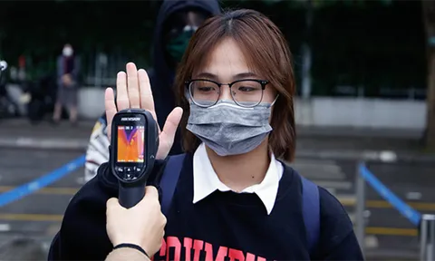 Xét nghiệm COVID-19 học sinh khi trở lại trường: Nơi bắt buộc, nơi khuyến khích