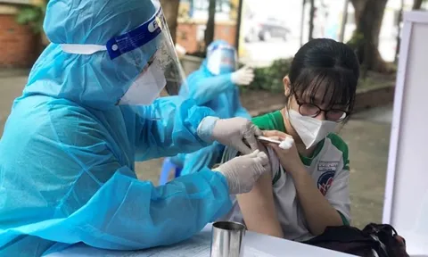 Vì sao trẻ khỏi COVID-19 vẫn cần tiêm vaccine?