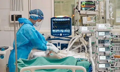 Số ca nhiễm COVID-19 liên tục tăng mạnh, Hà Nội phân luồng điều trị ra sao?
