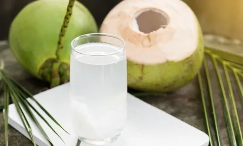 F0 có được uống nước dừa?