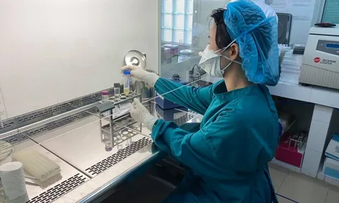 Việt Nam thử nghiệm vaccine COVID-19 dạng xịt mũi trên người