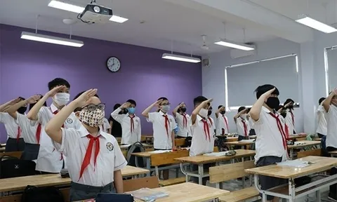 Hà Nội cho học sinh lớp 1-6 đi học trực tiếp từ 6/4
