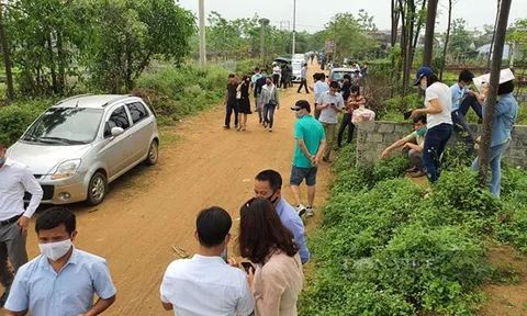 Đất sốt lên từng giờ: Chủ yếu ‘cò’ bán cho 'cò'