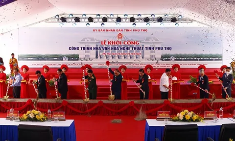 Chủ tịch nước Nguyễn Xuân Phúc dự Lễ khởi công xây dựng Nhà văn hóa nghệ thuật tỉnh Phú Thọ