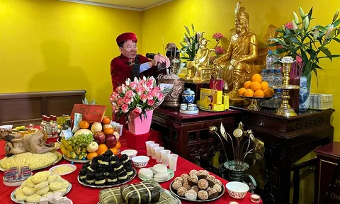 Người Việt tại Nga dâng hương tưởng nhớ các Vua Hùng