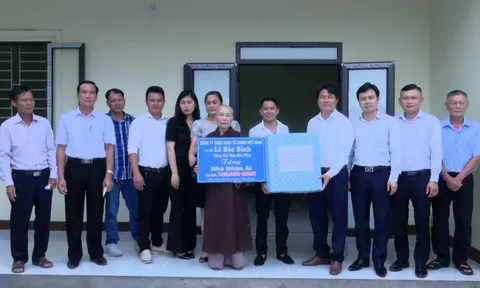 Bàn giao nhà nhân ái cho nhà sư nghèo tại Phú Thọ