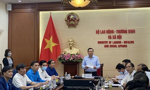 Đề xuất tăng lương tối thiểu vùng 6% từ 1/7/2022