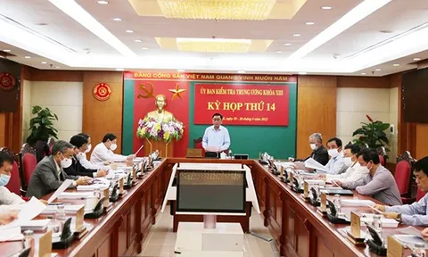 Ủy ban Kiểm tra Trung ương kỷ luật hàng loạt cán bộ