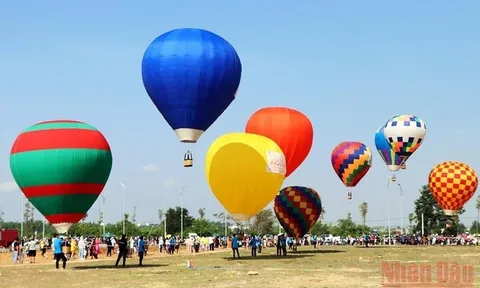 Kon Tum lần đầu tiên tổ chức lễ hội bay khinh khí cầu