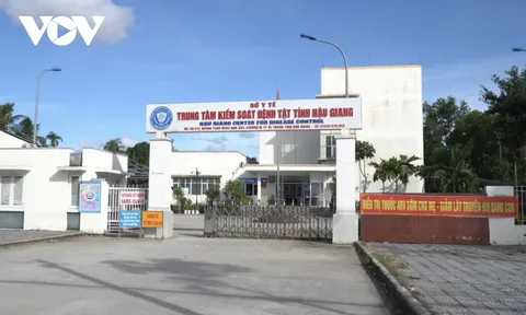 Cách chức Giám đốc CDC Hậu Giang và hai thuộc cấp liên quan đến Việt Á