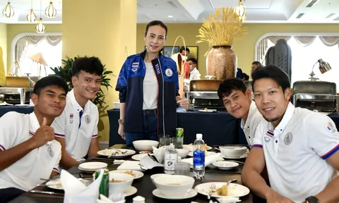 SEA Games 31: Trưởng đoàn U23 Thái Lan khen đồ ăn Việt Nam ngon, bổ dưỡng
