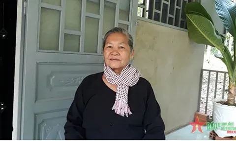 Nữ giao liên và mảnh mìn trong ngực phải