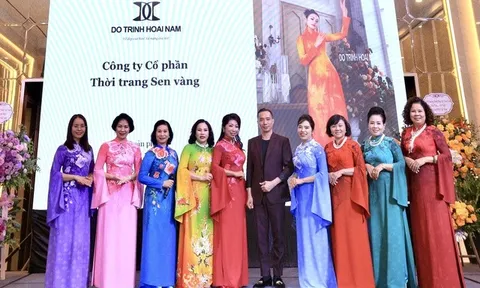 Vẻ đẹp nữ doanh nhân Việt tỏa sáng trong bộ sưu tập ‘Bông hồng vàng’