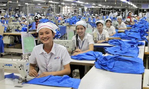 Đối tượng nào được tăng lương tối thiểu 6% từ 1/7?