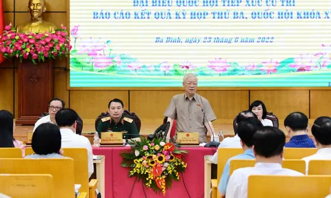 Tổng Bí thư tiếp xúc cử tri Hà Nội: Nhiều ý kiến thẳng thắn về chống tham nhũng