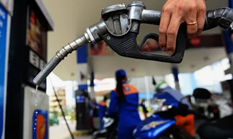 Vì sao Bộ Tài chính vẫn giữ thuế tiêu thụ đặc biệt với xăng?