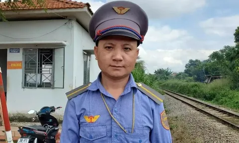 Bộ trưởng Bộ GTVT gửi thư khen nhân viên gác chắn dũng cảm cứu người