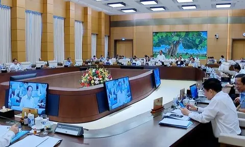 UBTVQH thông qua chủ trương chuyển đổi đất rừng, đất lúa làm cao tốc Bắc-Nam