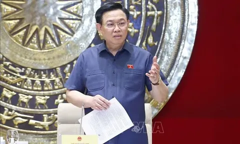 Chủ tịch Quốc hội Vương Đình Huệ làm việc với Viện Nghiên cứu lập pháp