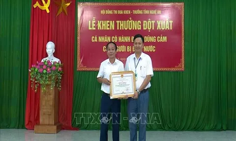 Bí thư phường quên mình cứu các cháu nhỏ đuối nước