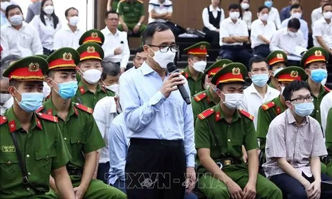 Xét xử cựu lãnh đạo Bình Dương: Mở công ty 'sân sau' để thâu tóm 'đất vàng'