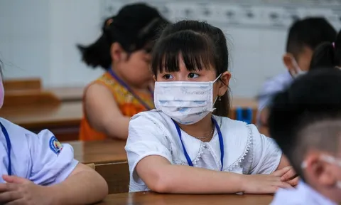 Học sinh nhiều tỉnh không bắt buộc phải mua đồng phục năm học mới