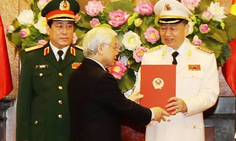 Bộ Chính trị quyết định việc thăng quân hàm đại tướng, thượng tướng, đô đốc Hải quân