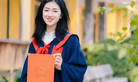 Cô bạn xinh đẹp, đa tài được kết nạp Đảng từ lớp 12