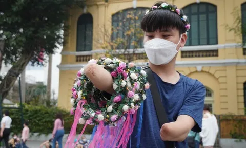 Nghị lực phi thường của kiến trúc sư 9X mất cả hai tay