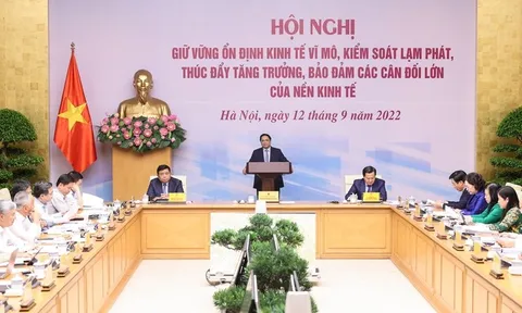 Thủ tướng: Tìm sự ổn định trong bất định, sự chủ động trong thế bị động, thiết lập công cụ quản lý rủi ro trong khủng hoảng