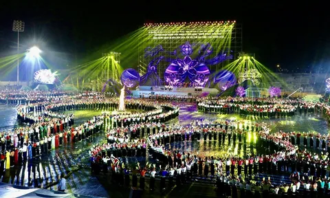 Rực rỡ sắc màu Lễ vinh danh “Xòe thái – Tinh hoa miền di sản”
