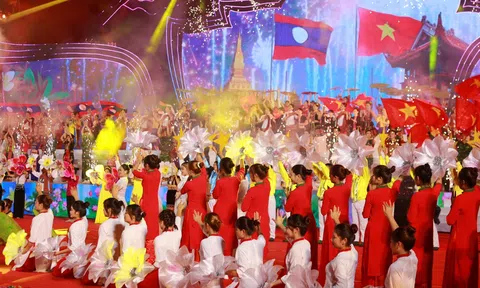 Đại tiệc âm thanh, ánh sáng khai màn Ngày hội Việt – Lào lần III