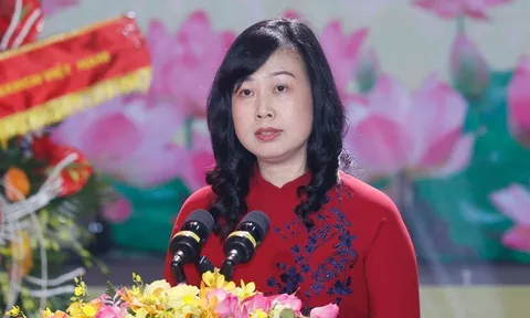 Bà Đào Hồng Lan giữ chức Bộ trưởng Bộ Y tế