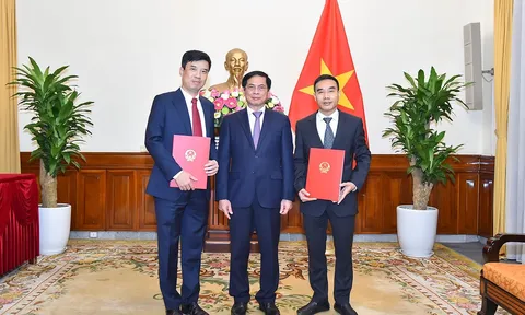 Bộ Quốc phòng, Bộ Ngoại giao bổ nhiệm nhân sự lãnh đạo mới