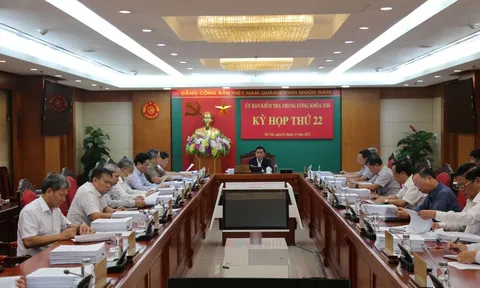 Ủy ban Kiểm tra Trung ương kỷ luật và đề nghị kỷ luật nhiều cán bộ