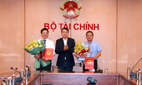 Bổ nhiệm lãnh đạo cấp vụ của Bộ Tài chính, Văn phòng Quốc hội