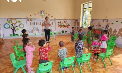 Những người gieo chữ trên đỉnh Pu Ca