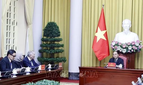 Chủ tịch nước tiếp các nhà khoa học dự Hội nghị Liên đoàn Các hội kinh tế ASEAN