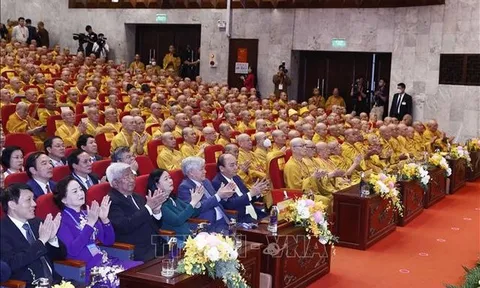 Chủ tịch nước Nguyễn Xuân Phúc: Phát huy truyền thống yêu nước, gắn bó, đồng hành cùng dân tộc của Phật giáo Việt Nam