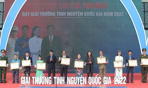 Trao tặng giải thưởng Tình nguyện quốc gia năm 2022 cho 19 cá nhân, tập thể