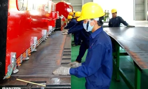 Khó khăn vẫn phải duy trì việc làm cho người lao động