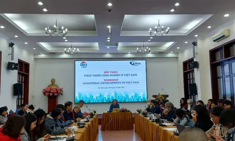 Phát triển công nghiệp là trọng tâm của kinh tế Việt Nam