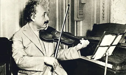Gia đình và cây đàn violin đã góp phần tạo nên thiên tài Albert Einstein