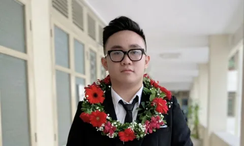 Nam sinh 2 lần nhận Huân chương Lao động