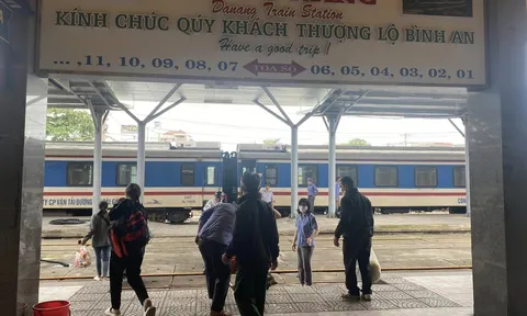 Trong tiếng còi tàu chiều thương nhớ cuối năm