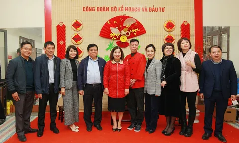 Hội thi “Gói bánh chưng xanh - Chào Xuân Quý Mão 2023" được công đoàn Bộ Kế hoạch và Đầu tư tổ chức