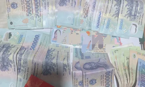Trả lại hành khách tài sản giá trị lớn để quên trên tàu ngày đầu năm mới
