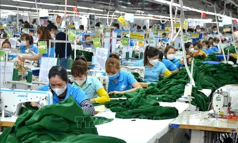 Công nhân quay lại làm việc, doanh nghiệp ổn định sản xuất sau Tết
